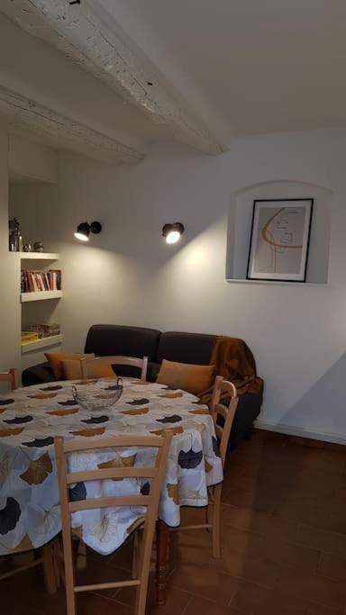 Maison de ville Forum Julii Fréjus Extérieur photo